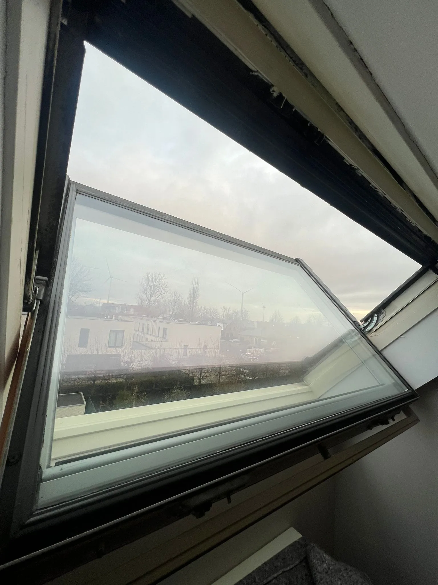 Velux raam reinigen